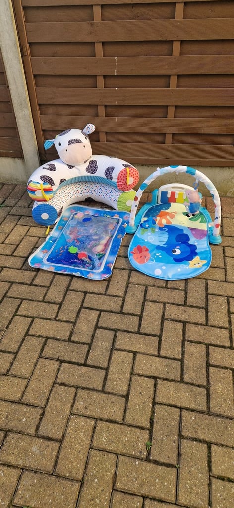  BABY BUNDLE. 3 ITEMS.