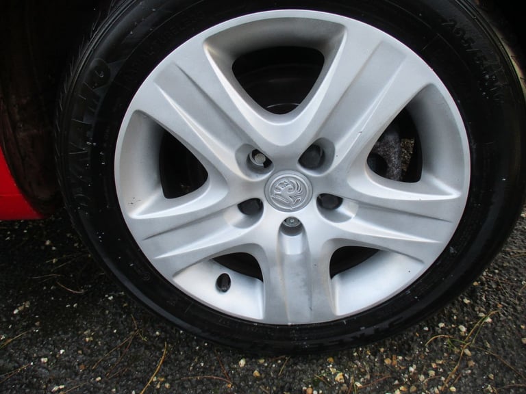 VAUXHALL ASTRA 1.6 PETROL 5 DOOR. 12 MONTHS MOT. RECENT SERVICE. TIMING BELT DONE.