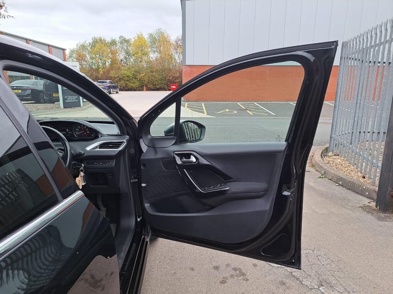 2018 Peugeot 208 1.2 PureTech Tech Edition Euro 6 (s/s) 5dr HATCHBACK Petrol Manual