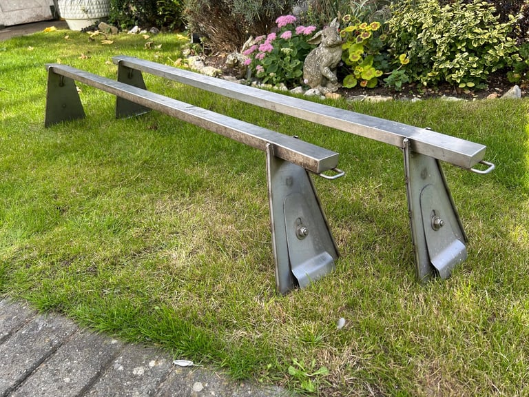 Land Rover Discovery Heavy Duty Gutter-Mount Roof Bars