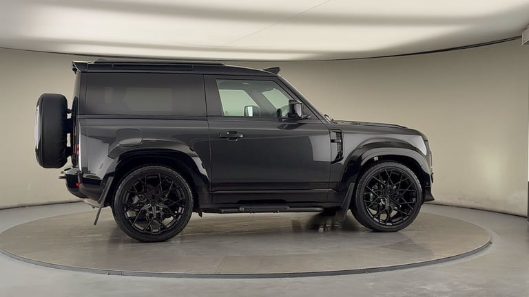 2025 Land Rover Defender 3.0 D250 X-Dynamic SE 90 3dr Auto ESTATE DIESEL Automatic