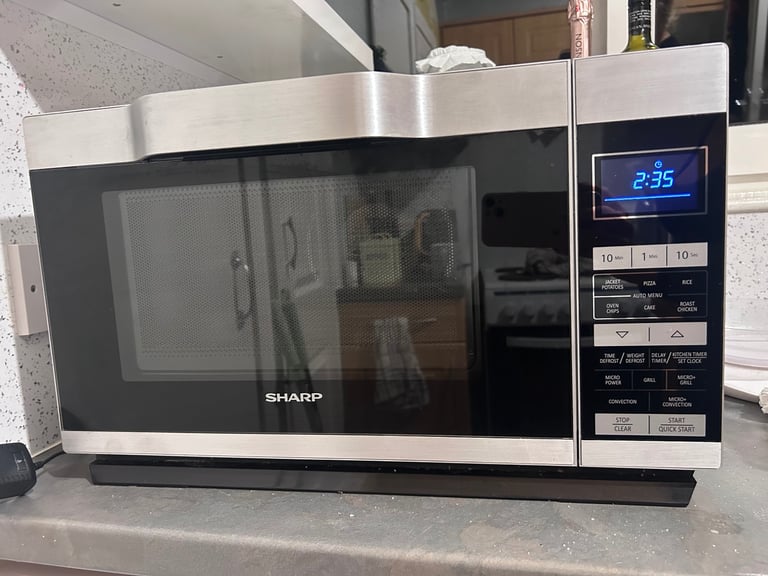 Microwave oven/grill combo 