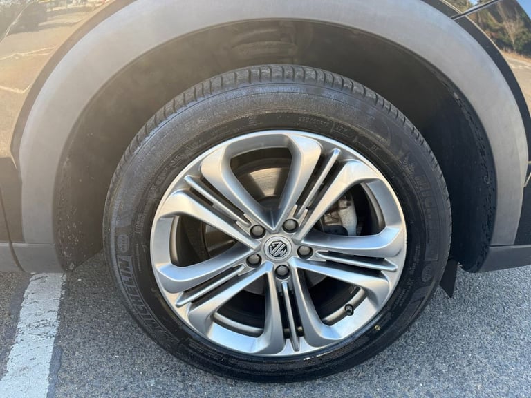 2020 20 MG MG HS 1.5 T-GDI EXCLUSIVE SUV 5DR PETROL MANUAL EURO 6 (S/S) (162 PS)