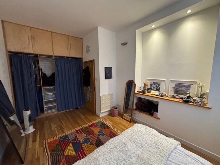 Superb one bedroom ground floor flat in Stoke Newington N16 9HS
