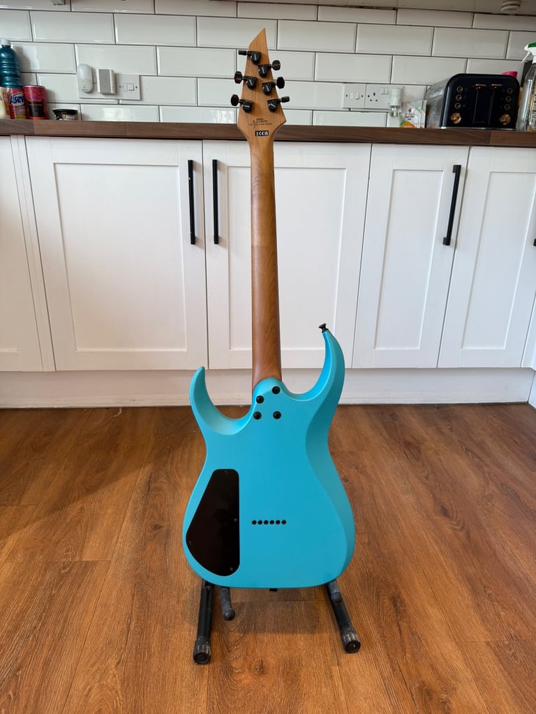 Jackson Pro Series Signature Misha Mansoor Juggernaut HT6, blue frost.
