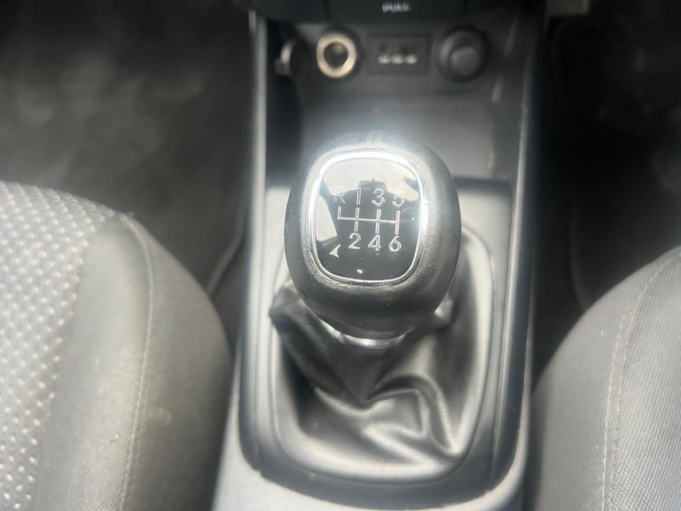 2011 Hyundai i30 1.6 CRDi Comfort 5dr HATCHBACK DIESEL Manual