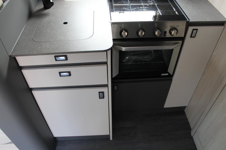 Auto-Trail F-Line F60 DIESEL AUTOMATIC 2025