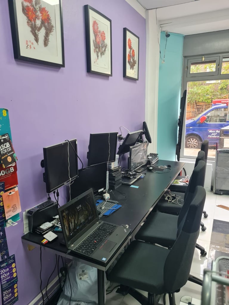 Computer, Mobile Repair and Internet Cafe Retail shop for sale Vauxhall Street Lambeth
