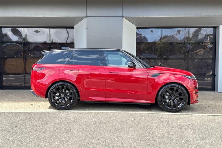 2025 Land Rover Range Rover Sport 3.0 D300 Dynamic SE 5dr Auto ESTATE DIESEL Automatic
