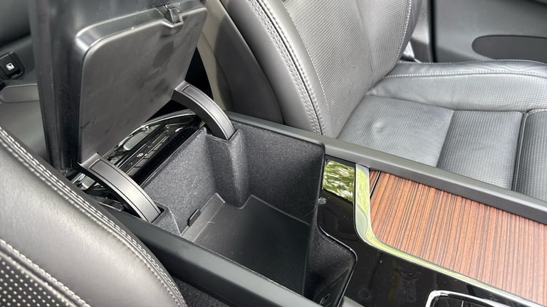 2022 Volvo XC60 2.0 B5P Ultimate Dark 5dr AWD Geartronic Petrol Estate Estate Petrol Automatic