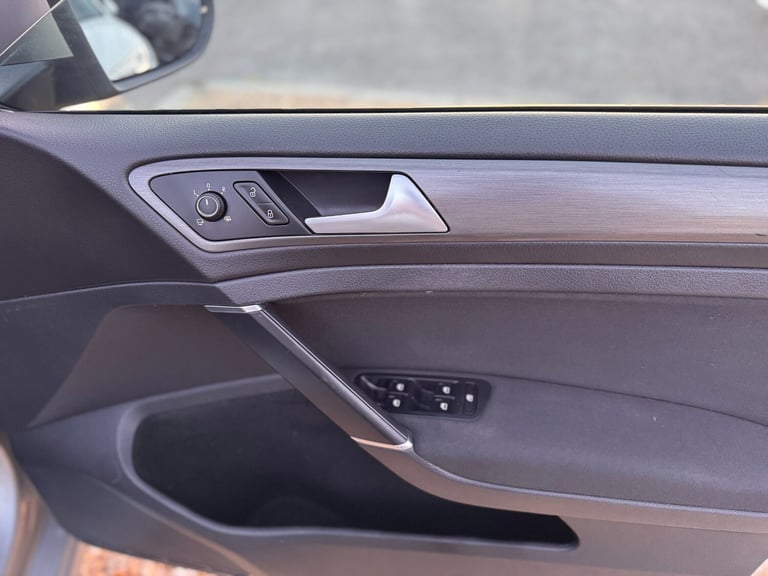 2013 Volkswagen Golf 1.6 TDI 105 SE 5dr HATCHBACK Diesel Manual