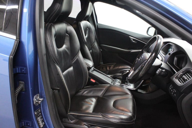 2016 Volvo V40 1.5 T2 R-Design Pro Auto Euro 6 (s/s) 5dr HATCHBACK Petrol Automatic