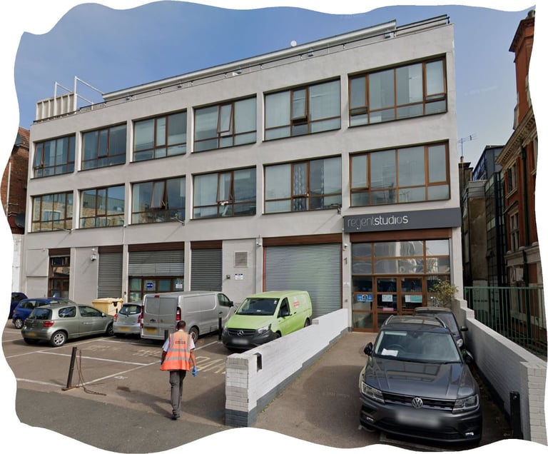 20sqm ground floor studio/ office of 2-storey studio to rent near Finsbury Park, N7.