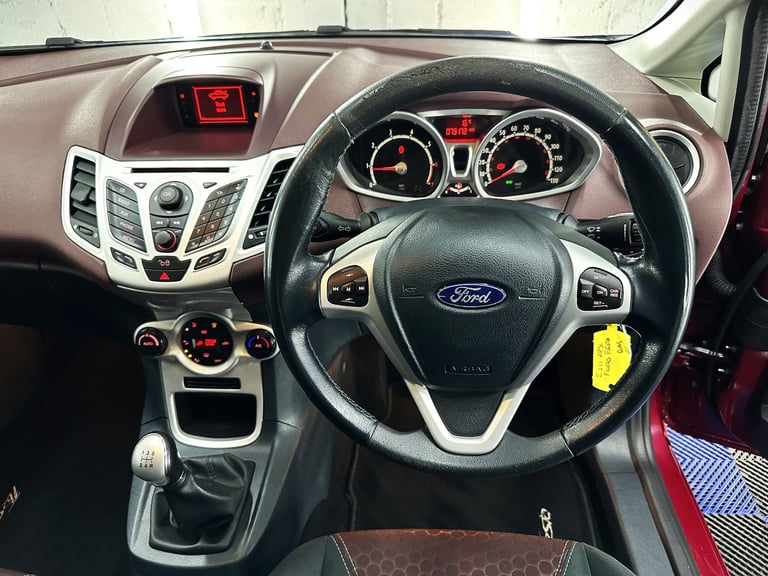 2011 Ford Fiesta 1.6 Titanium Hatchback 5dr Petrol Manual (134 g/km  118 bhp)