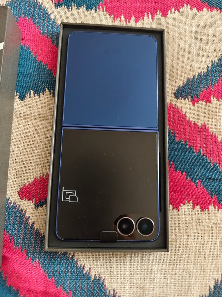 image for Samsung z flip 7 