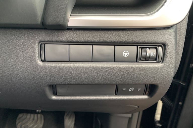 2025 Nissan Qashqai 1.5 E-Power N-Connecta [Glass Roof] 5dr Auto Hatchback Hybrid Automatic