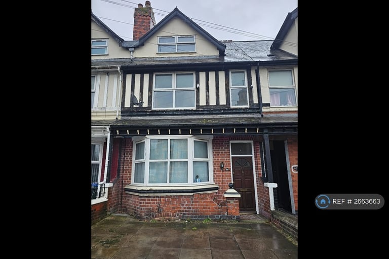 5 bedroom house in Victoria Road, Tipton, DY4 (5 bed) (#2663663)