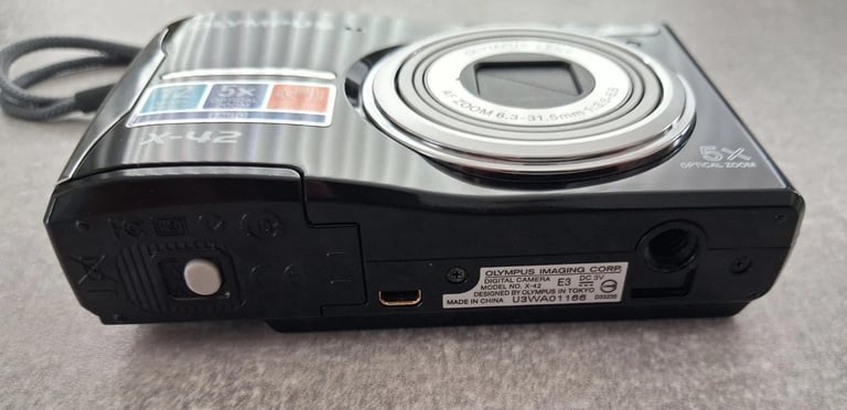 Olympus X-42 Digital Camera 12MP - Black - BOXED C/W ALL ACCESSORIES