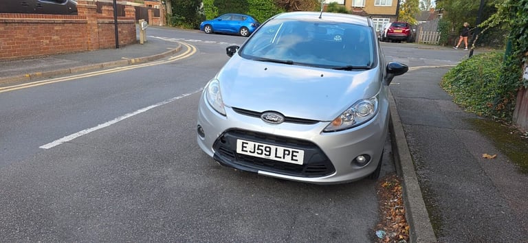 image for 2009 Ford Fiesta 1.4 Zetec Hatchback 3dr Petrol Manual (133 g/km  94 bhp)