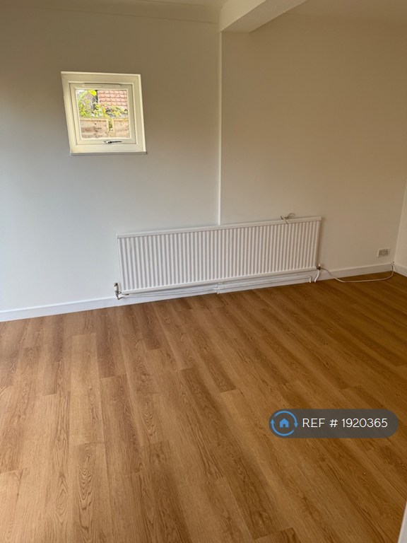 3 bedroom house in Bagley Close, West Drayton, UB7 (3 bed) (#1920365)