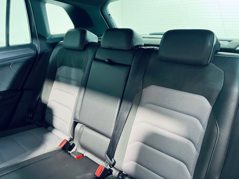 2017 Volkswagen Tiguan 2.0 TDi 150 4Motion R-Line 5dr DSG ESTATE DIESEL Automatic