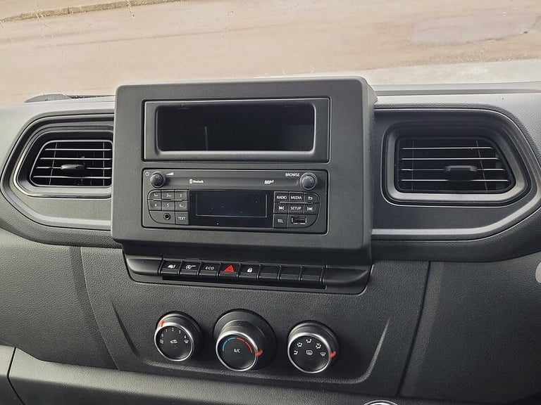 2023 Renault Master 145ps ENERGY 35 Business Luton Low Loader LWB 4.85m with Roller Shutter Doo L...