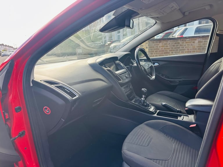 2014 Ford Focus 1.6 TDCi 115 Titanium 5dr HATCHBACK Diesel Manual - Image 8