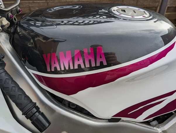 Yamaha YZF 750 r  1994 Nov 1994 Ohlins shock Very Very low Mileage 13k