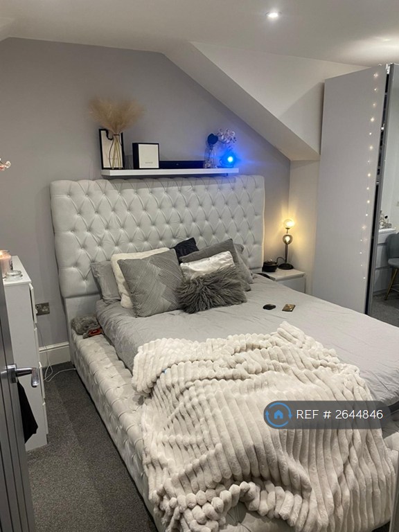 1 bedroom flat in Sherwood Rise, Nottingham, NG7 (1 bed) (#2644846)