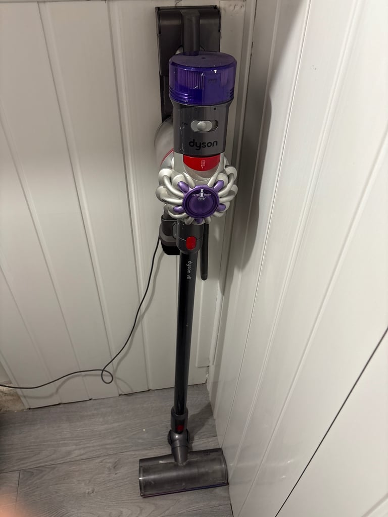 Dyson v8 cordless 