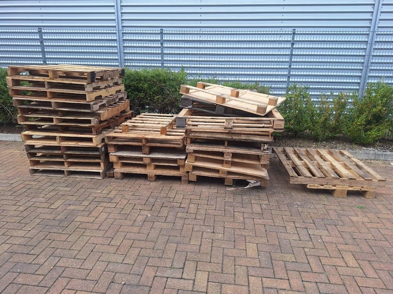 **FREE SCRAP WOODEN PALLETS** COLLECTION DETAISL IN AD