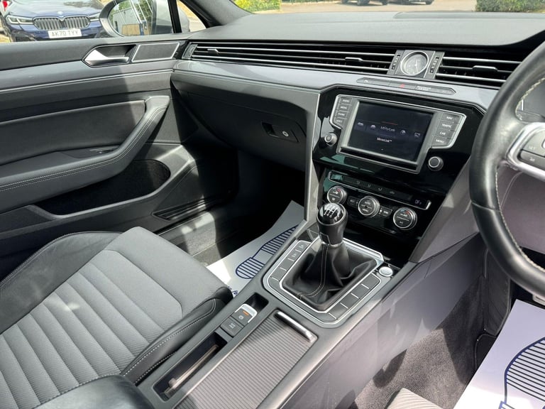 2015 Volkswagen Passat 2.0 TDI BlueMotion Tech R-Line Euro 6 (s/s) 5dr ESTATE Diesel Manual