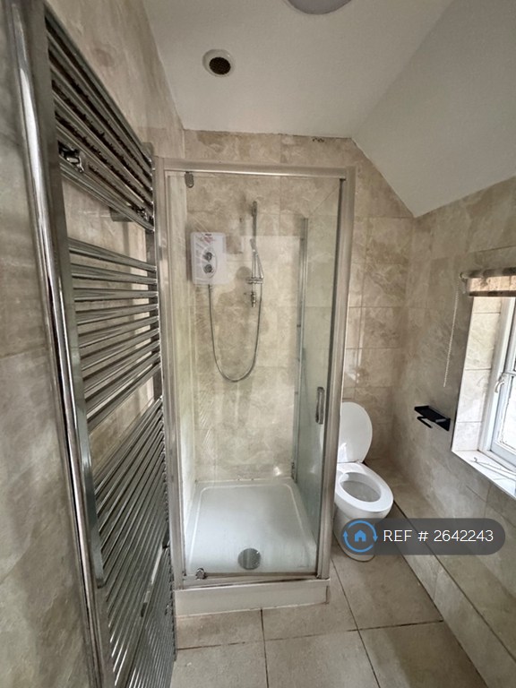 Studio flat in Balcombe Road, Crawley, RH10 (#2642243)