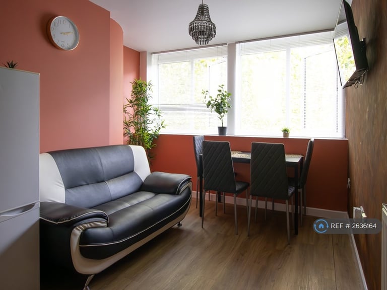 2 bedroom house in Enterprise House, Portsmouth, PO1 (2 bed) (#2636164)