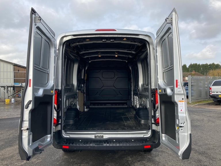 BRAND NEW ELECTRIC Ford E-Transit Trend Van 1.7 68kwh 184ps AUTO Moondust Silver