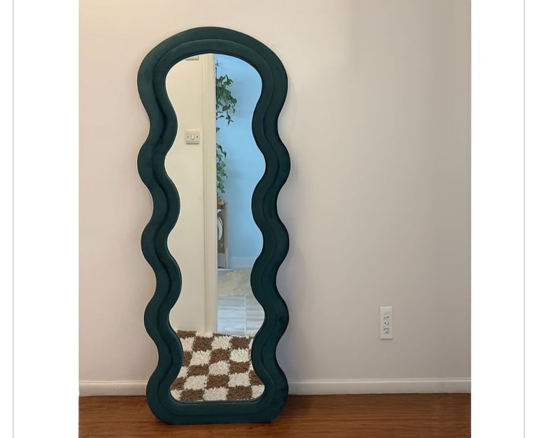 Full length mirror in an excellent condition!