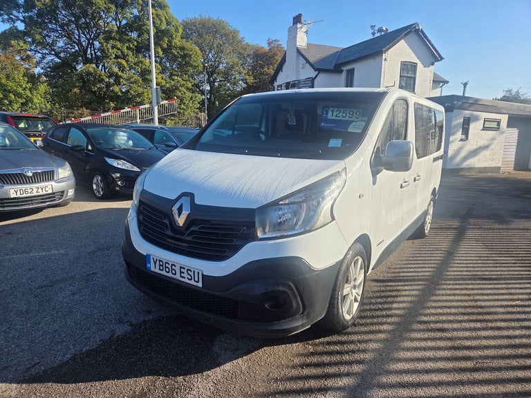 2017 Renault Trafic 1.6 dCi ENERGY 29 Business LWB Euro 6 (s/s) 5dr (9 Seat) MPV Diesel Manual