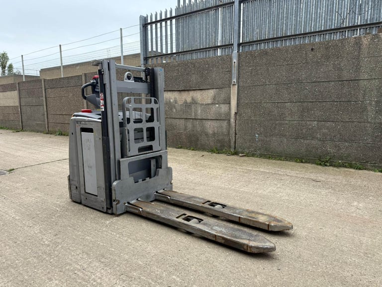 STILL EXV 14 Electric Pallet Truck / Stacker (Battery Nearly New DEC 2024)
