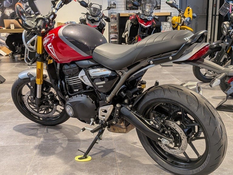 TRIUMPH SPEED 400 - BRAND NEW - IN STOCK - LAVA RED -0 miles
