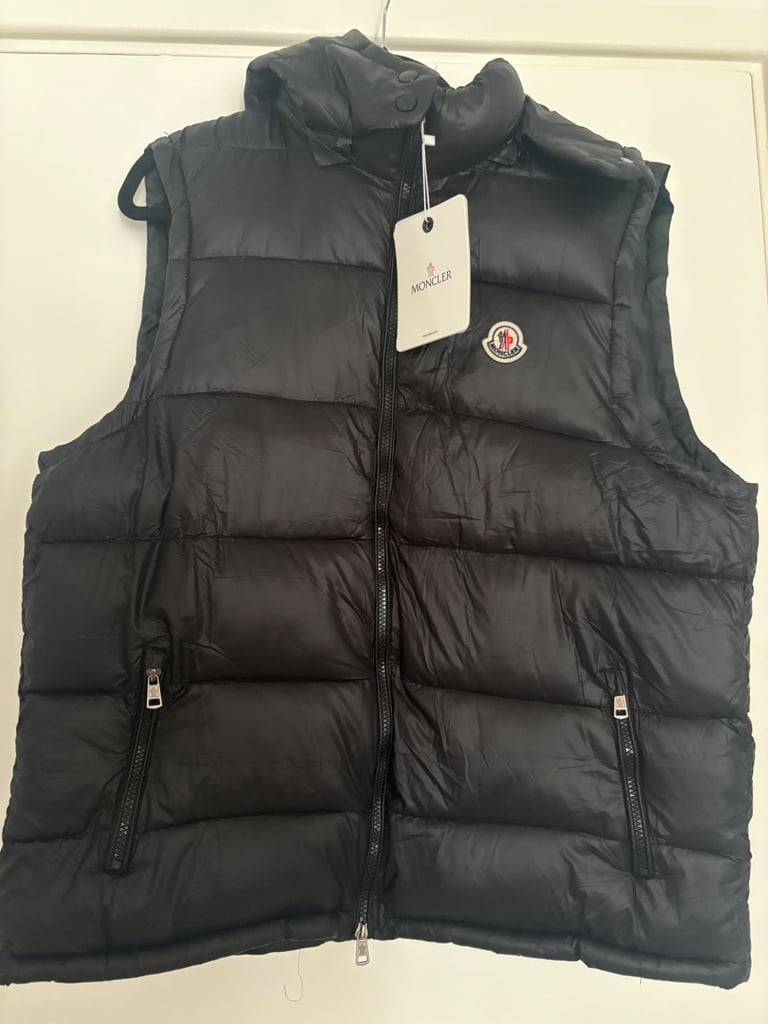 image for Man moncler gilet 