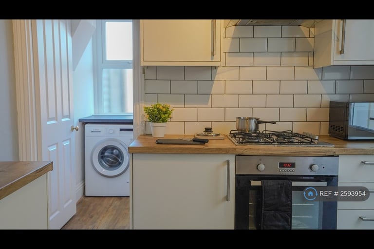 4 bedroom house in Bromley Gardens, Bromley, BR2 (4 bed) (#2593954)