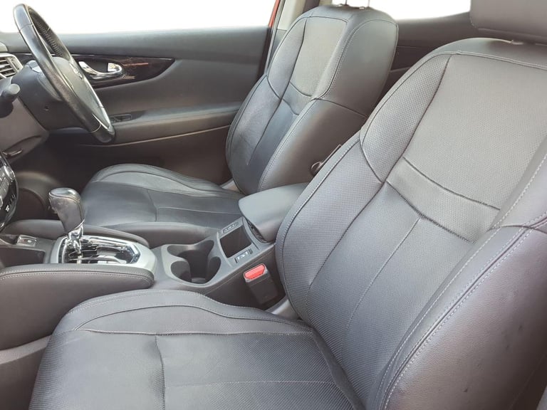 2016 Nissan Qashqai 1.6 dCi Tekna 5dr Xtronic Hatchback Diesel Automatic