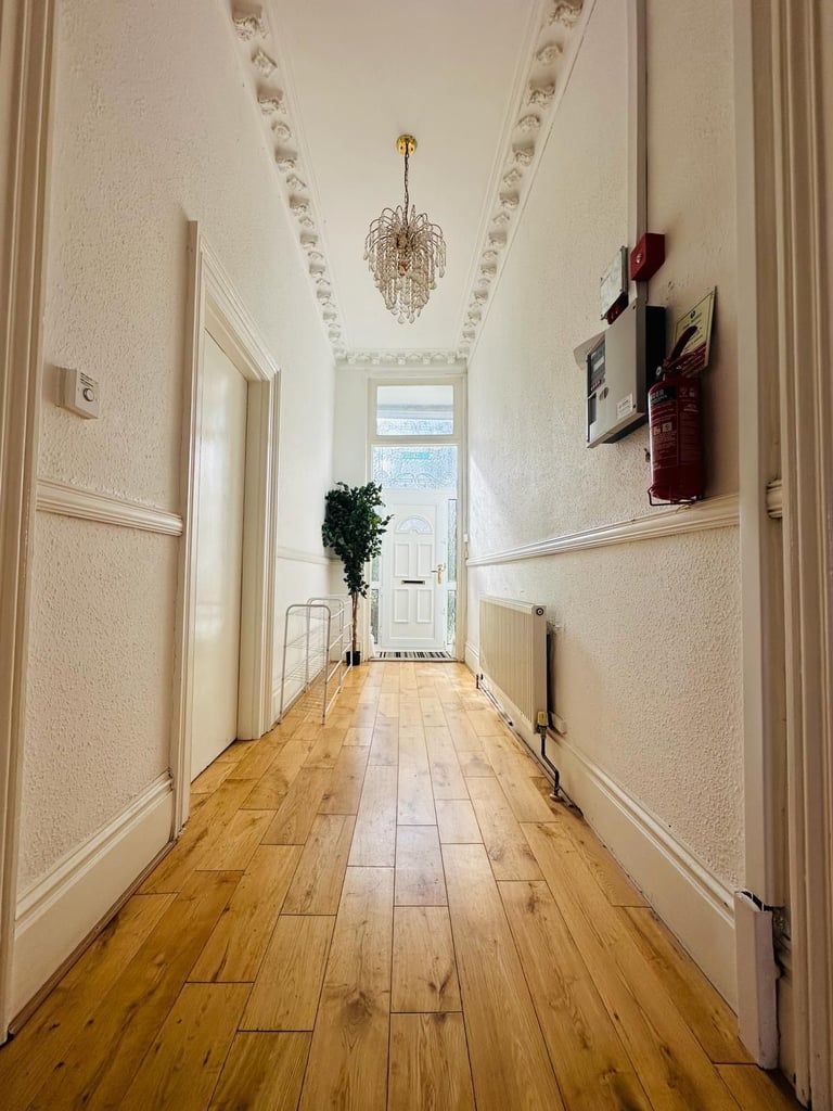 Spacious Double room, Central City, To Rent, Fully Furnished, Bills All Included, PL4