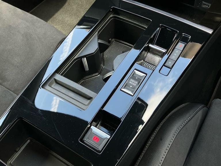 2024 Vauxhall Astra 115kW Ultimate 54kWh 5dr Auto Hatchback Electric Automatic