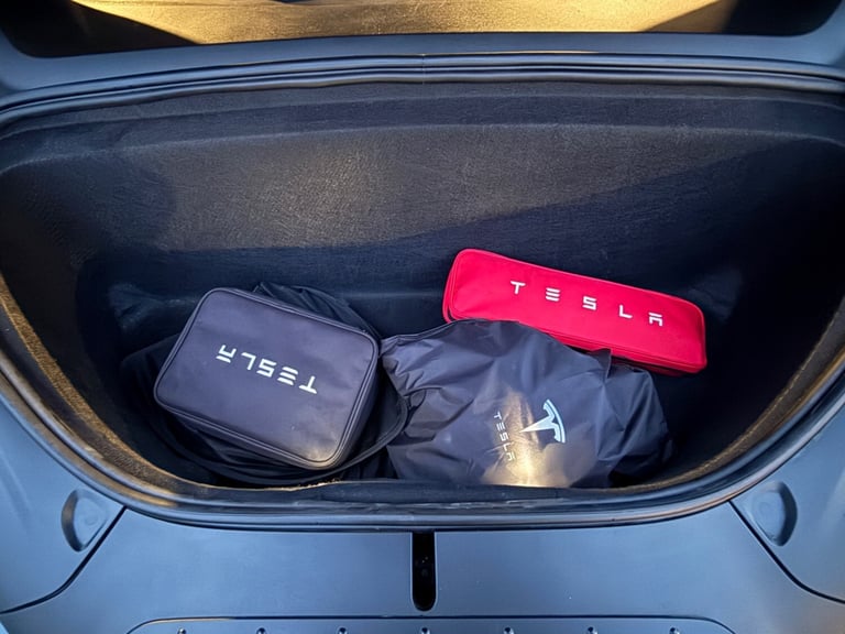 2019 Tesla Model X 75D (DUAL MOTOR) SUV ELECTRIC AUTO 4WDE, 45000 MILES, 1 OWNER. HATCHBACK Elect...