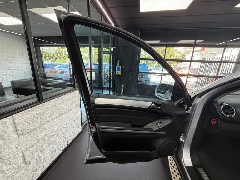 2010 Mercedes-Benz M-Class 3.0 ML300 CDI V6 BlueEfficiency Sport SUV 5dr Diesel Tiptronic 4WD Eur...