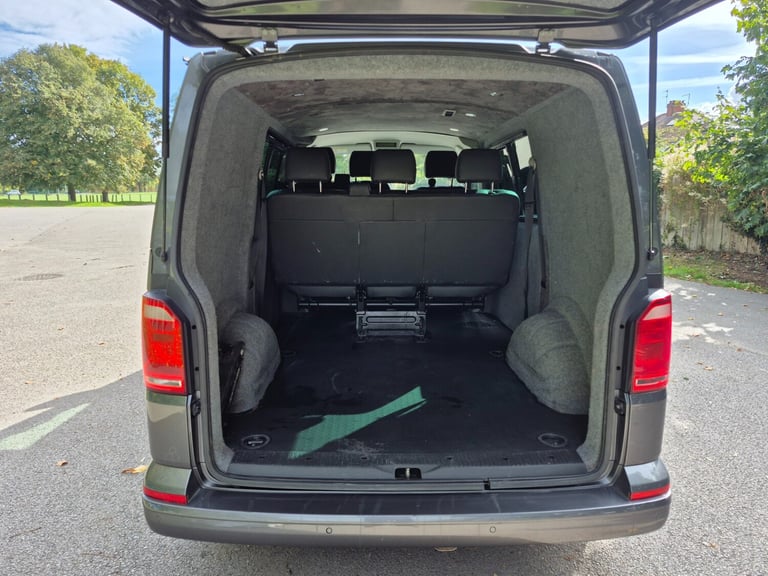 2018 Volkswagen Transporter 2.0 TDI BMT 150 Highline Kombi Van WINDOW VAN Diesel Manual