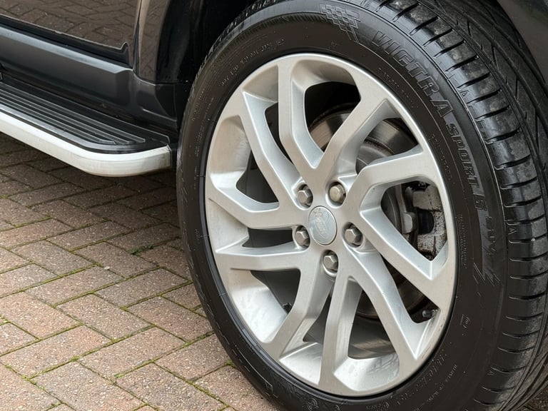 2016 Land Rover Discovery 4 3.0 SD V6 HSE SUV 5dr Diesel Auto 4WD Euro 6 (s/s) (256 bhp) ESTATE D...