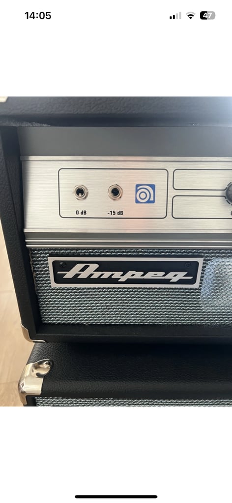 Ampeg V4B Bass Amp And SVT-212AV Cab Bundle