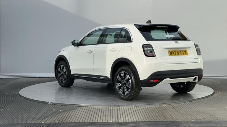 2025 Fiat 600 1.2 MHEV SUV 5dr Petrol Hybrid e-DCT Euro 6 (s/s) (100 ps) Automatic Hatchback Hybr...